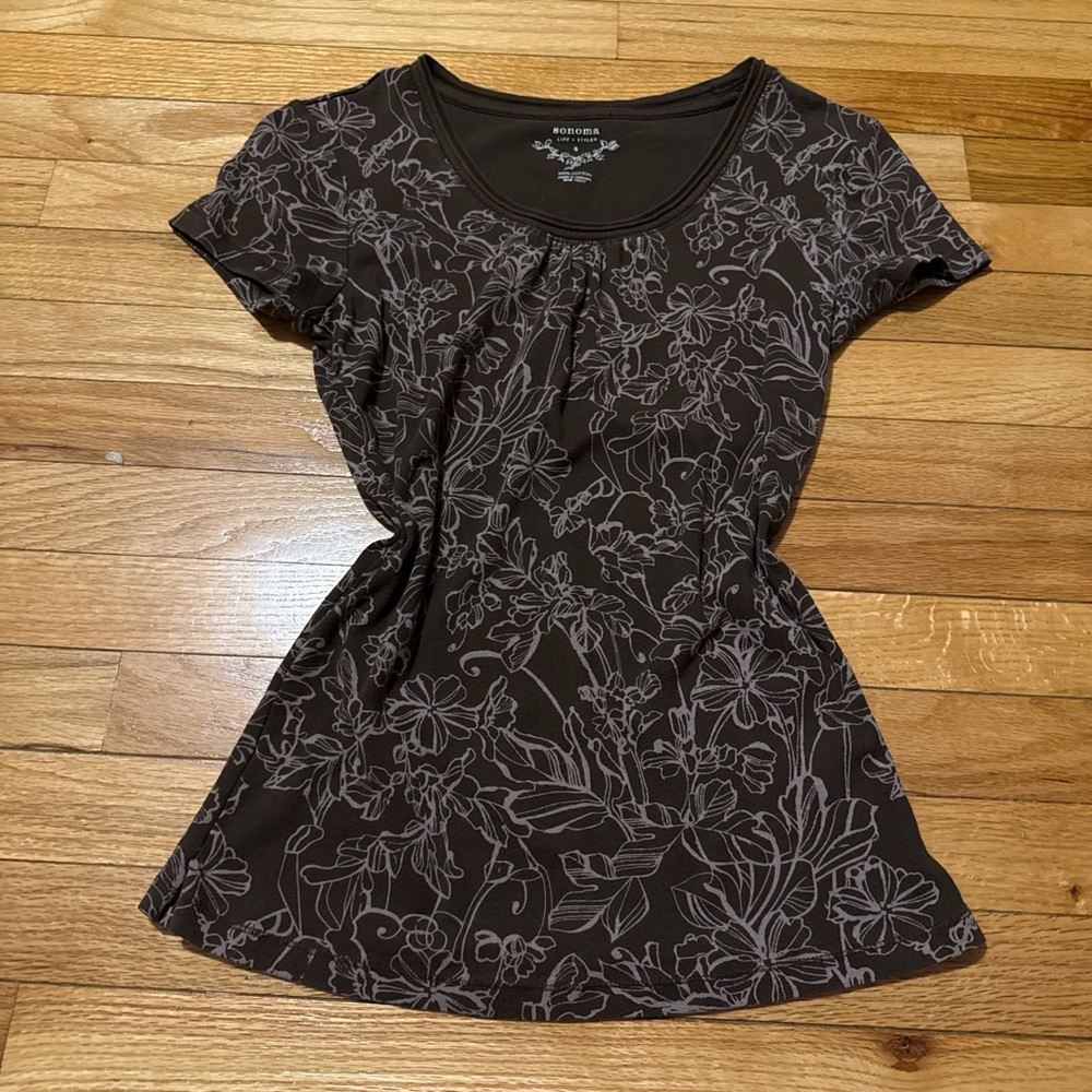 Sonoma Dark Brown Floral Short Sleeve Top